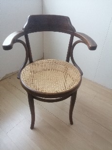 Fauteuil Thonet canné