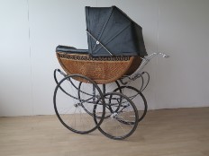 Poussette restaurée ~1900